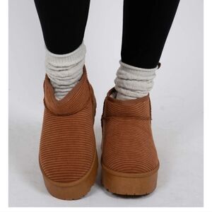 Dirty laundry platform booties